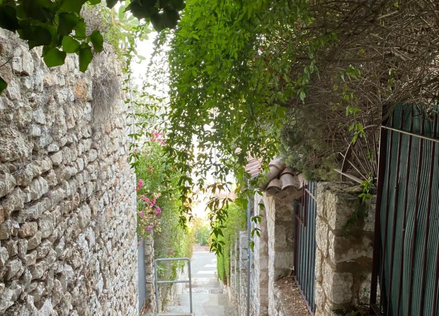 Hôtel La Fiancée du Pirate Villefranche-sur-Mer Hotel